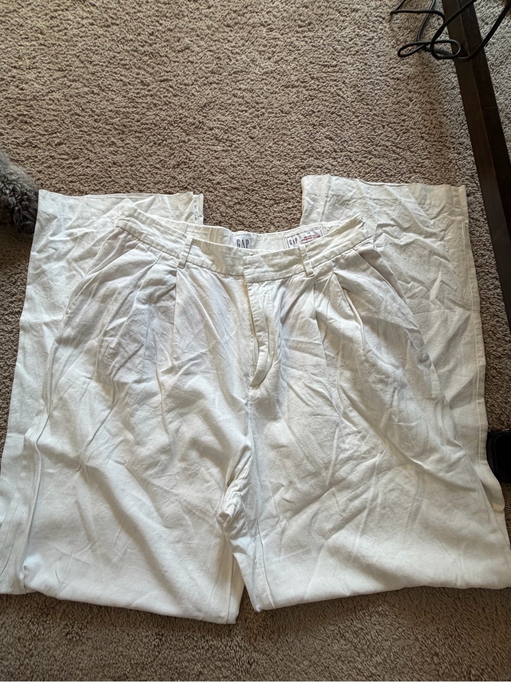 GAP Women’s White Linen Trousers
